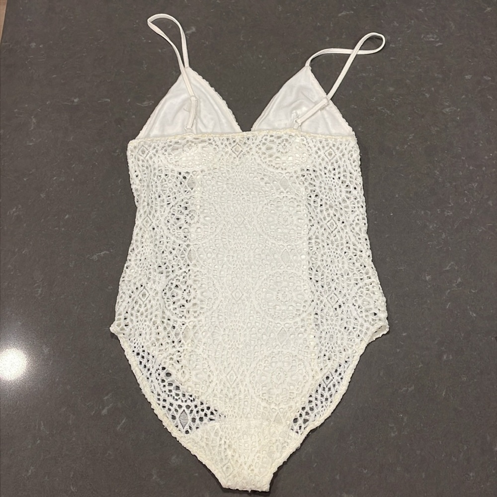 Express One Eleven White Crochet Bodysuit Small - Picture 11 of 16